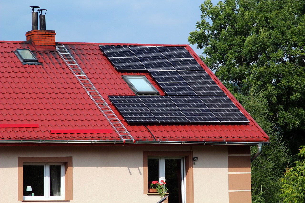 Solar Panel Lifespan: How Long Do They Last and How to Extend It